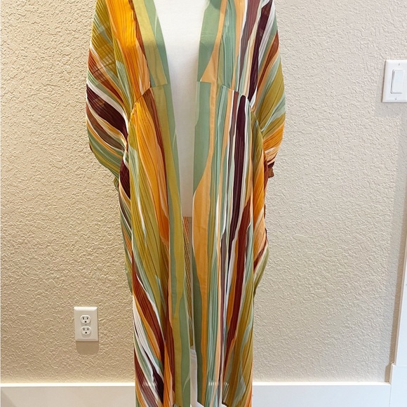 DR2 pleated swim cover up - Picture 2 of 8